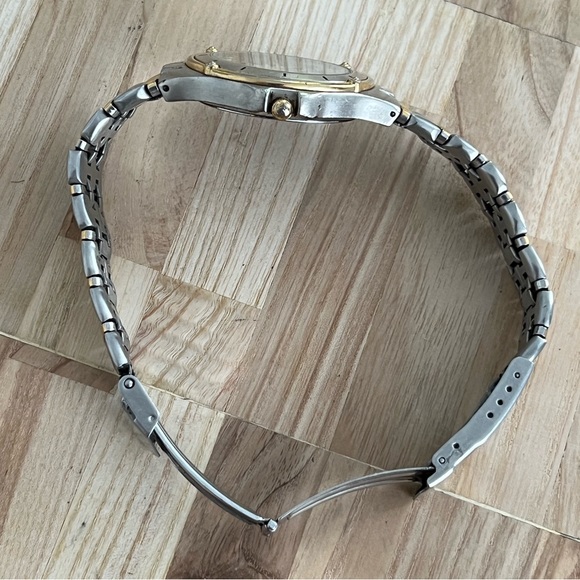 Armitron Men’s Watch Vintage Two Tone Bracelet Black Dial Day Date Window - Picture 6 of 11